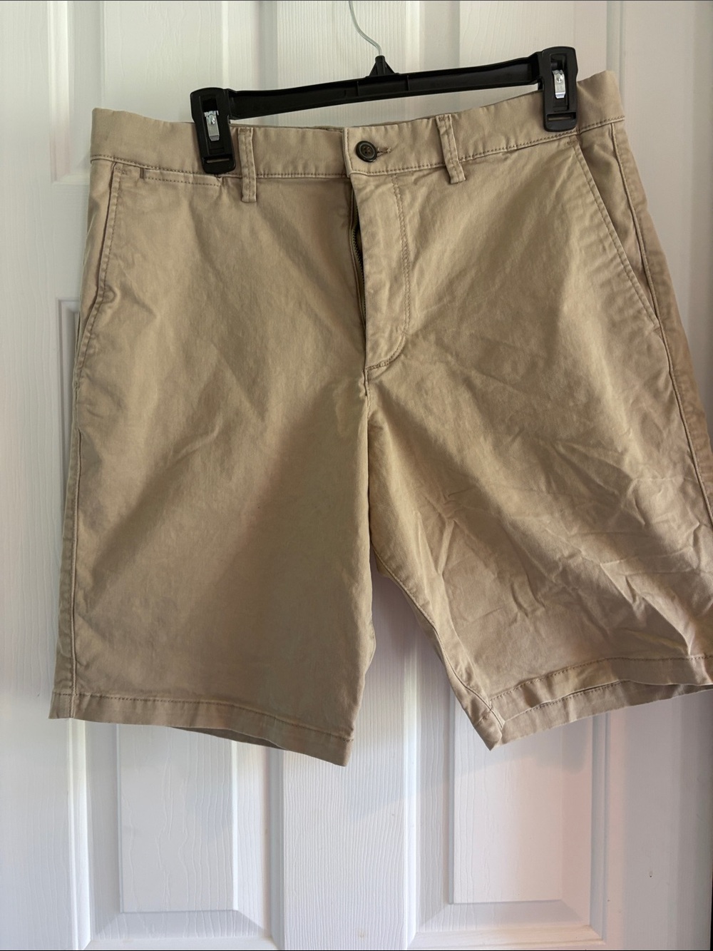 GAP Men's Flat-Front Khaki Shorts